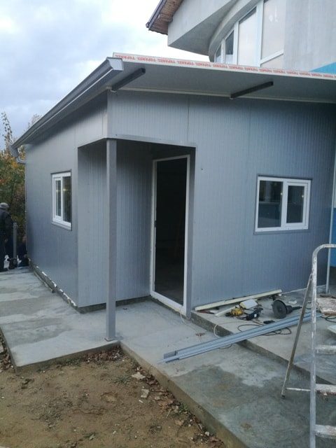 Стая към къща